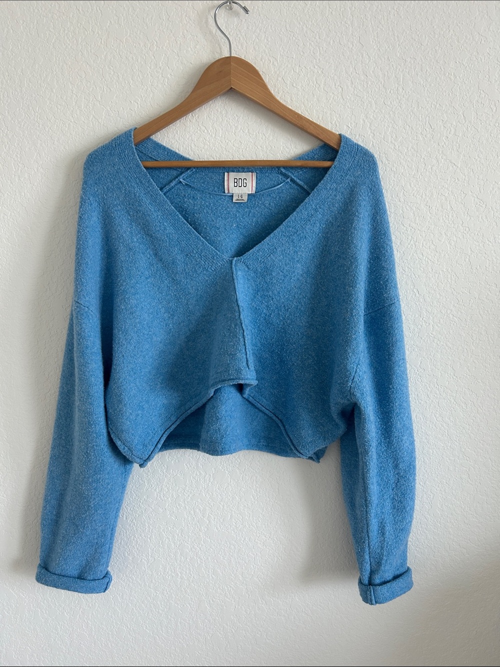 BDG by Urban Outfitters Women's Blue V-Neck Cropped Sweater
